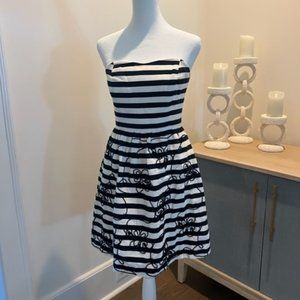 Lilly Pulitzer dress white and black stripe size 2 strapless